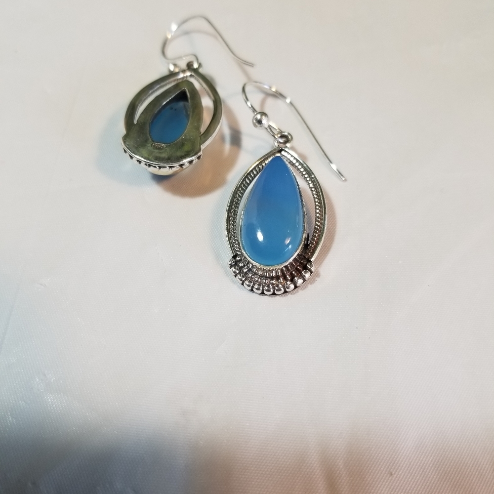 GORGEOUS EARRINGS NWOT - Picture 3 of 6